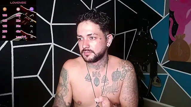 Snapshot of nicolastorres99 chatting on 11/26/25, 03:18 nicolastorres99 online show from 11/26/25, 03:18