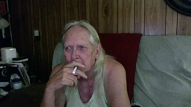 Snapshot of OldLadySara chatting on 07/14/26, 12:57 OldLadySara online show from 07/14/26, 12:57