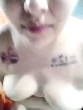 Snapshot of yelezia chatting on 10/05/25, 09:29 yelezia online show from 10/05/25, 09:29