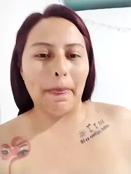 Snapshot of yelezia chatting on 12/05/25, 12:58 yelezia online show from 12/05/25, 12:58