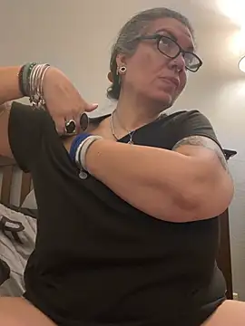 dieseldame1313 online show from 01/09/25, 07:10