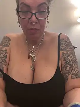 dieseldame1313 online show from 01/14/25, 01:26