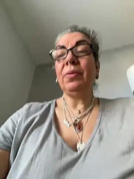 dieseldame1313 online show from 01/18/25, 09:02