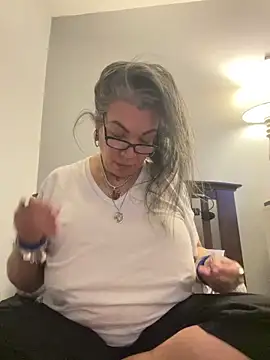 dieseldame1313 online show from 01/22/25, 07:25