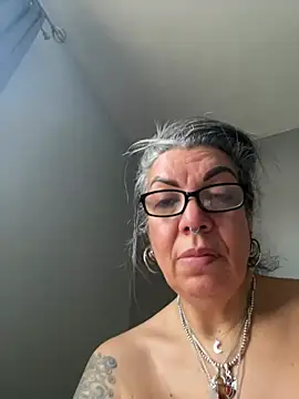 dieseldame1313 online show from 01/27/25, 09:55