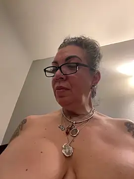 dieseldame1313 online show from 02/26/25, 05:31