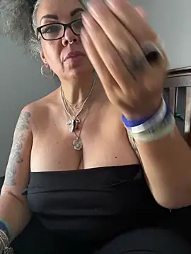 dieseldame1313 online show from 09/27/25, 06:24