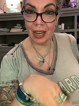 dieseldame1313 online show from 04/01/26, 02:23