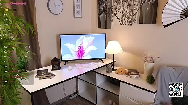 Snapshot of Bonnie_Nunez chatting on 09/28/25, 10:04 Bonnie Nunez online show from 09/28/25, 10:04