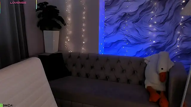 Aria Mila online show from 04/20/26, 03:20