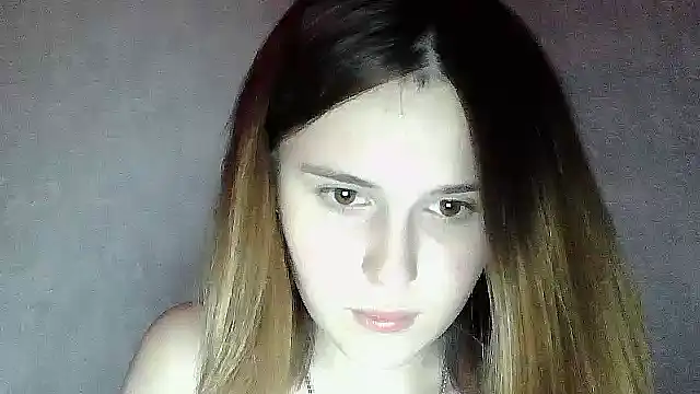 SweetLoraa online show from 10/19/25, 07:03