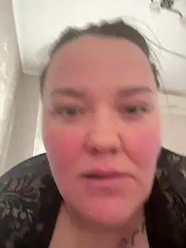 SunnyLeila2101 online show from 04/01/26, 12:06