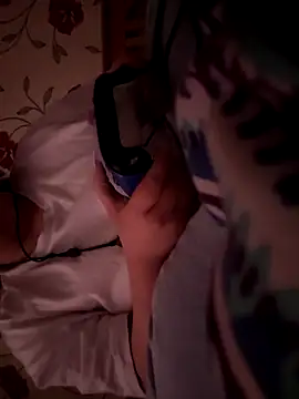 Snapshot of itsCuteTits chatting on 11/27/25, 01:24 itsCuteTits online show from 11/27/25, 01:24