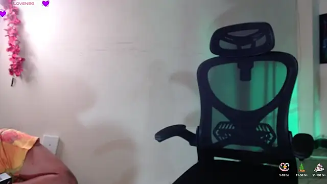 Snapshot of maria_angel11 chatting on 12/16/25, 11:15 maria angel11 online show from 12/16/25, 11:15