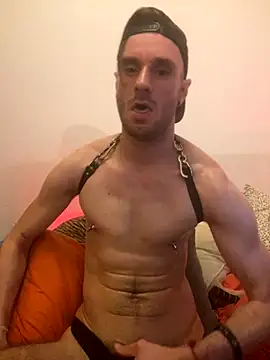 sexbooy27 online show from 11/08/25, 08:29