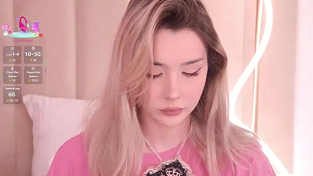 Nesolla online show from 02/15/26, 07:10