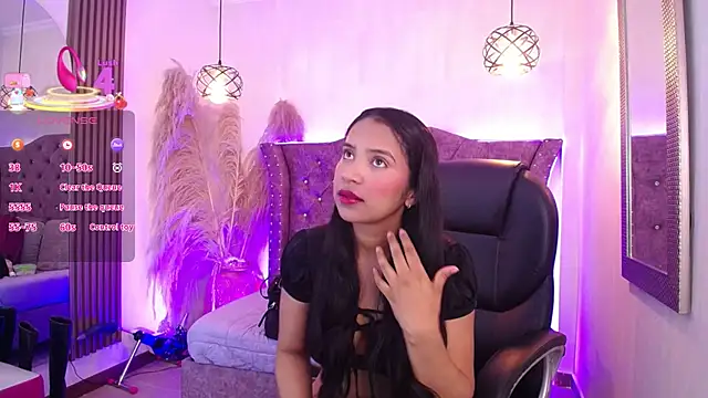 SophiaWalker 1 online show from 12/16/25, 11:37