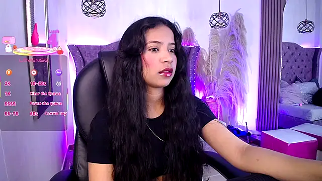 SophiaWalker 1 online show from 12/22/25, 12:24