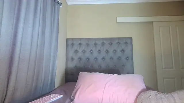 nanababe1 online show from 03/18/25, 08:25