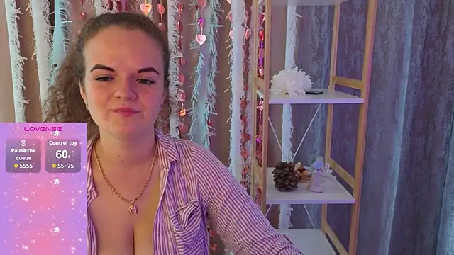 Snapshot of Luisa_Rosee chatting on 09/25/25, 10:41 Luisa Rosee online show from 09/25/25, 10:41