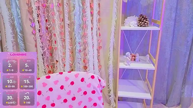 Snapshot of Luisa_Rosee chatting on 10/23/25, 06:28 Luisa Rosee online show from 10/23/25, 06:28