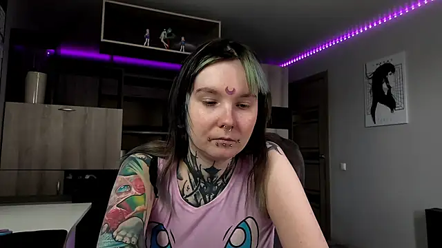 HighelikeGirl online show from 04/09/26, 12:10