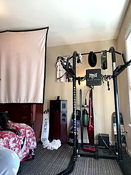 Snapshot of KeYBuMp323 chatting on 01/19/26, 04:22 KeYBuMp323 online show from 01/19/26, 04:22