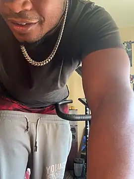 Snapshot of KeYBuMp323 chatting on 02/01/26, 03:32 KeYBuMp323 online show from 02/01/26, 03:32