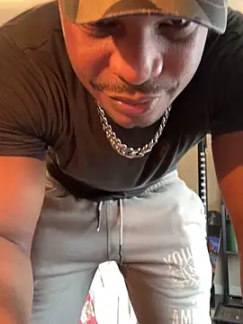 Snapshot of KeYBuMp323 chatting on 02/11/26, 03:28 KeYBuMp323 online show from 02/11/26, 03:28