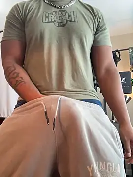 Snapshot of KeYBuMp323 chatting on 02/27/26, 04:40 KeYBuMp323 online show from 02/27/26, 04:40