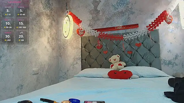 Snapshot of DarcyMooree chatting on 09/25/25, 12:53 DarcyMooree online show from 09/25/25, 12:53