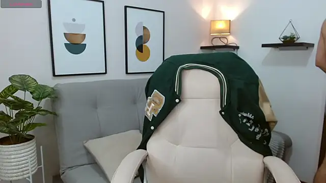 Snapshot of __Damian___ chatting on 10/11/25, 11:47 Damian online show from 10/11/25, 11:47