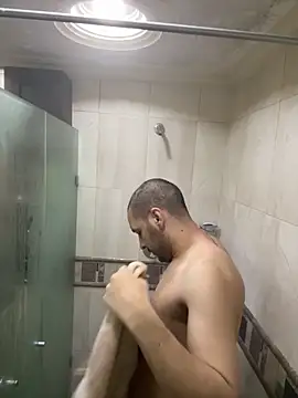 Snapshot of __Damian___ chatting on 10/18/25, 08:42 Damian online show from 10/18/25, 08:42