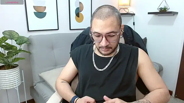 Snapshot of __Damian___ chatting on 10/22/25, 12:55 Damian online show from 10/22/25, 12:55