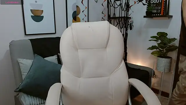 Snapshot of __Damian___ chatting on 11/02/25, 12:13 Damian online show from 11/02/25, 12:13