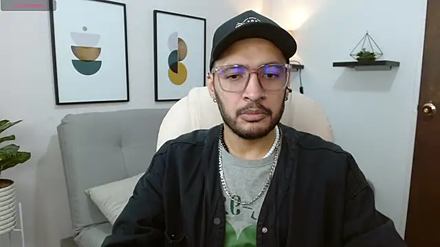 Snapshot of __Damian___ chatting on 11/03/25, 11:26 Damian online show from 11/03/25, 11:26