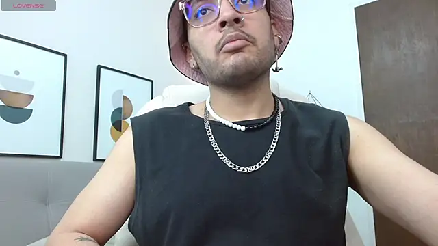 Snapshot of __Damian___ chatting on 11/07/25, 11:27 Damian online show from 11/07/25, 11:27