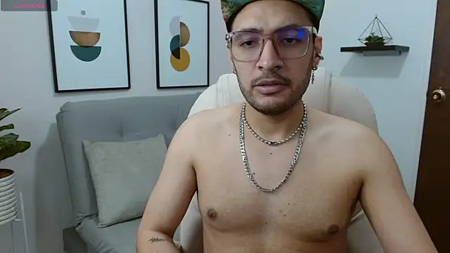 Snapshot of __Damian___ chatting on 11/09/25, 11:03 Damian online show from 11/09/25, 11:03