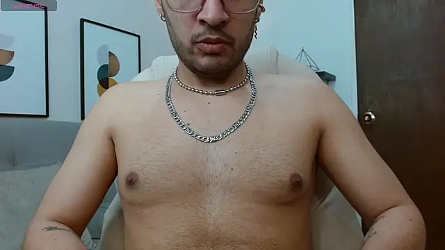 Snapshot of __Damian___ chatting on 11/17/25, 11:10 Damian online show from 11/17/25, 11:10