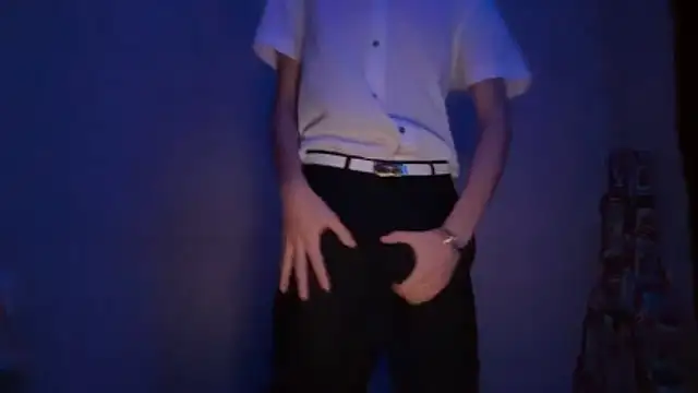 Snapshot of holydirt_luxeno1 chatting on 12/19/25, 01:51 holydirt luxeno1 online show from 12/19/25, 01:51