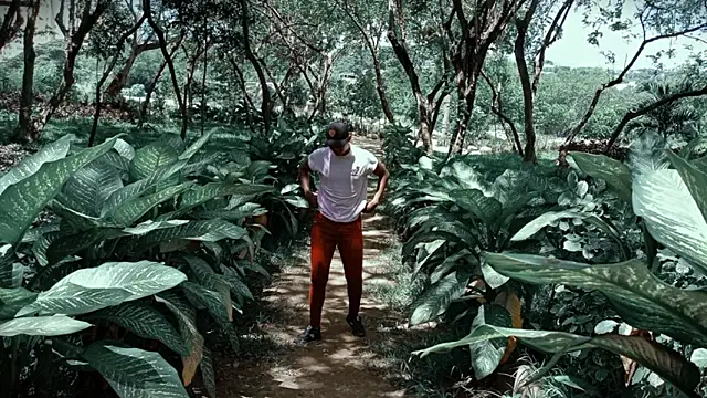 Snapshot of Black_penis25 chatting on 11/15/25, 01:25 Black penis25 online show from 11/15/25, 01:25