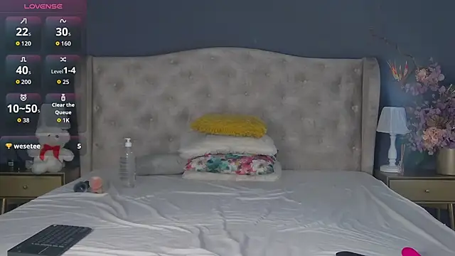 Leah Brooks online show from 11/13/25, 05:28