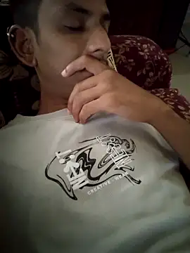 Snapshot of yung_cplz chatting on 11/30/25, 11:14 yung cplz online show from 11/30/25, 11:14