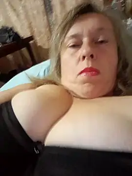 Snapshot of Catherine372311 chatting on 11/06/25, 07:15 Catherine372311 online show from 11/06/25, 07:15