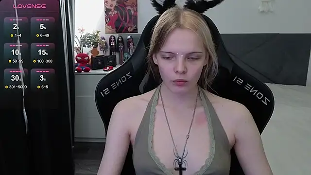 Luna Navy online show from 09/15/25, 08:14