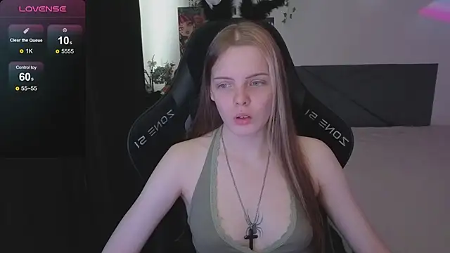 Luna Navy online show from 11/28/25, 08:28