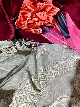 Snapshot of POOJACOUPLE chatting on 01/31/26, 11:36 POOJACOUPLE online show from 01/31/26, 11:36