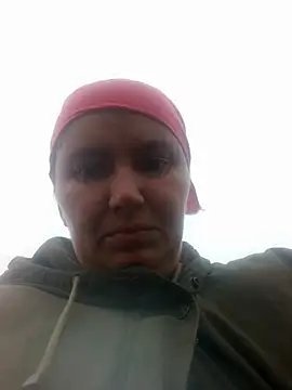 Snapshot of Romashka33011 chatting on 10/03/25, 05:15 Romashka33011 online show from 10/03/25, 05:15