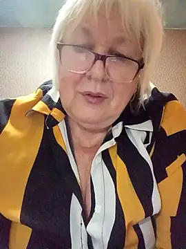 Alexia64231 online show from 10/25/25, 06:13