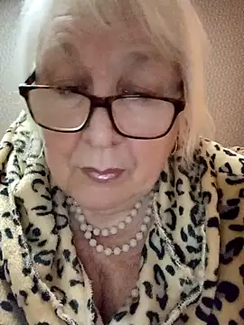 Alexia64231 online show from 11/03/25, 05:09